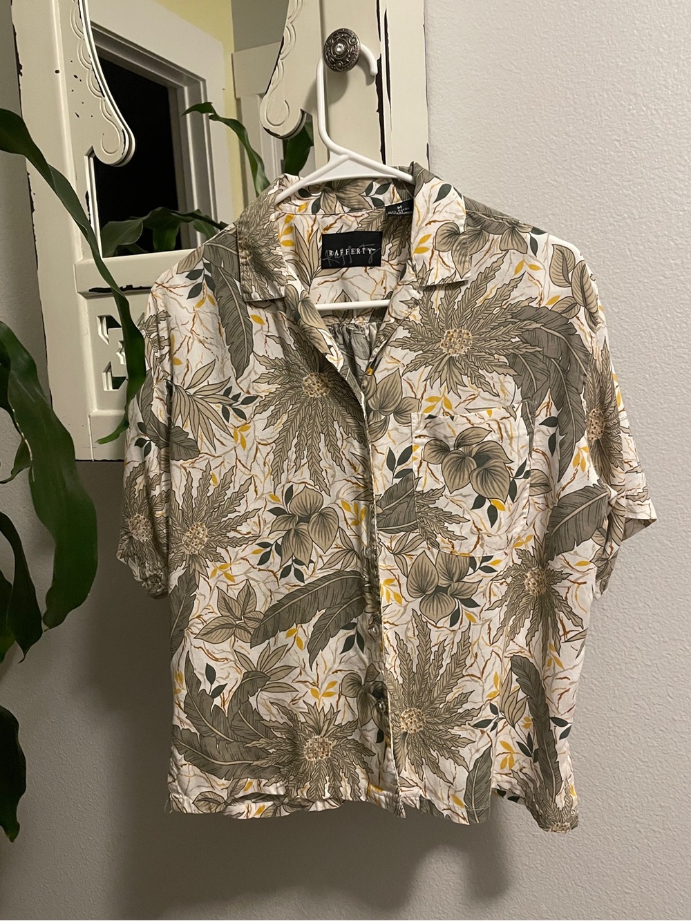 Vintage 90s Rafferty Botanical Hawaiian Shirt Mens Medium Silk Rayon Green Beige